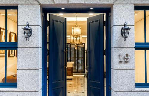 West Central District House | Cloud Hotel