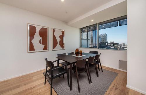 Melbourne Central Business District Apartment | Cloud Nine with Pool Gym and inner city parking for two cars