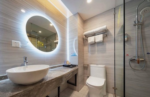 Wulingyuan Bed & Breakfast | CLOUD Pillow Creek Private Homestay