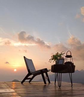 Yongding House | Cloudspire Haven-Cliffside Coffee-Beautiful Sunrise