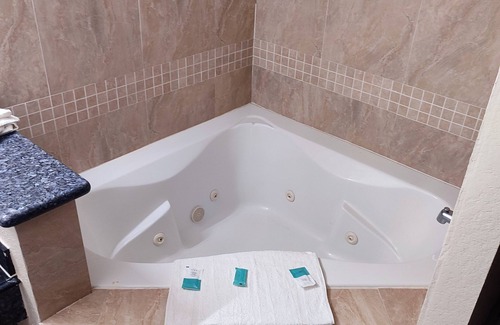 Shreveport Hotel | Clover Inn & Suites