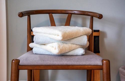 Westport House | Cluain Abhainn 2-4 guests, private entrance