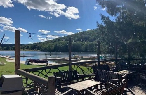 South Kent House | Club Getaway Lake View 2