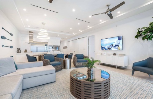 North Side Condo | Club Suite at Rum Point by Personal Villas - Luxurious Oceanfront Residence