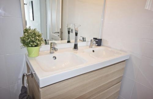 Matagorda Apartment | Club Valena 3, modern apartment, Wifi, close to amenities, beach at Matagorda