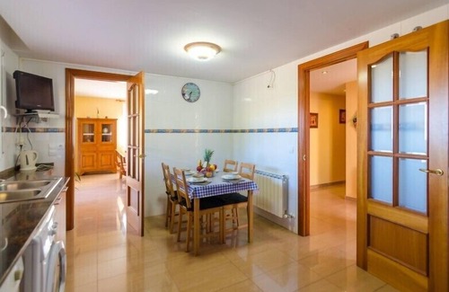Lloret de Mar Villa | Club Villamar - Modern villa with 4 bedrooms, parking place and swing for the kids.