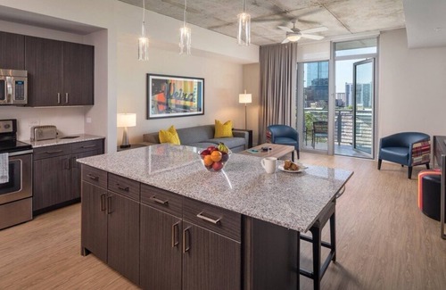 Civic District Condo | Club Wyndham Austin, Texas, 1 Bedroom Deluxe Suite