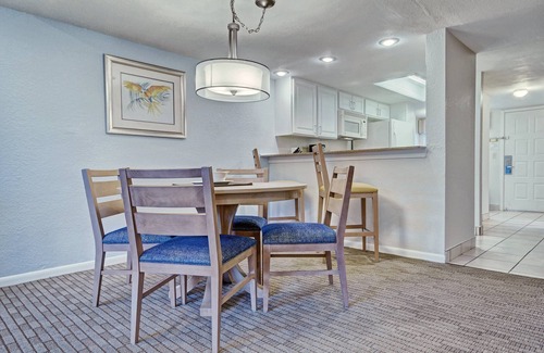 Florida Center Hotel | Club Wyndham Orlando International