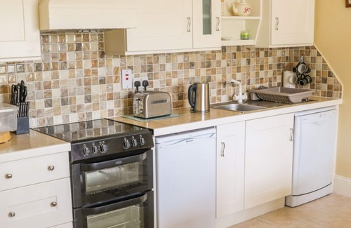 Cloone Cottage | CNOC SUAN, pet friendly, with open fire in Aughavas, County Leitrim