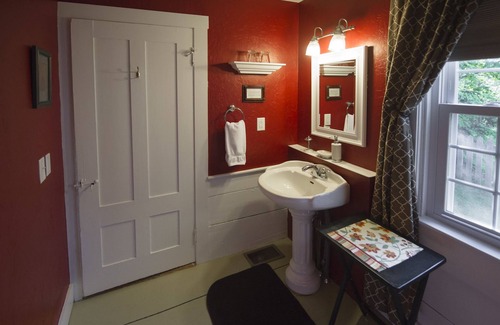 Salsbury Cove Bed & Breakfast | Coach Stop Inn