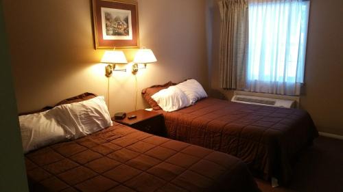 Wellsboro Hotel | Coach Stop Motel