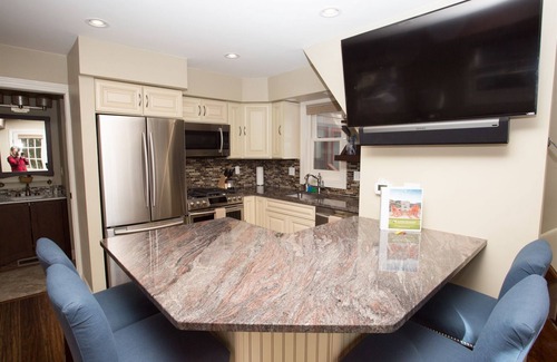 Crested Butte House | Coal Creek - Stunning 1 bedroom home less than a block from Elk Ave in Crested Butte