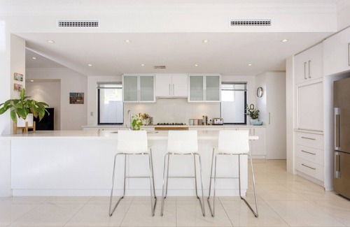 North Coogee Apartment | Coastal Bliss - Family Home Moments from the Beach