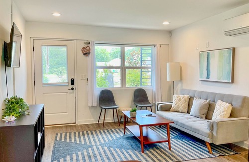 Plaza Midwood Apartment | Coastal Charm - Dine & Drink Nearby