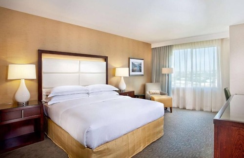 Carlsbad Hotel | Coastal Charm: Pets Allowed, Parking, Outdoor Pool, Close to South State Beach!