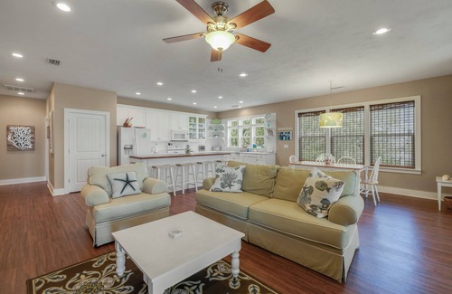 Panacea House | Coastal Charm – Where the Coast Feels Like Home