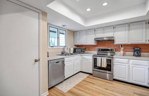 Sawgrass Condo | Coastal Comforts, your ideal coastal getaway!