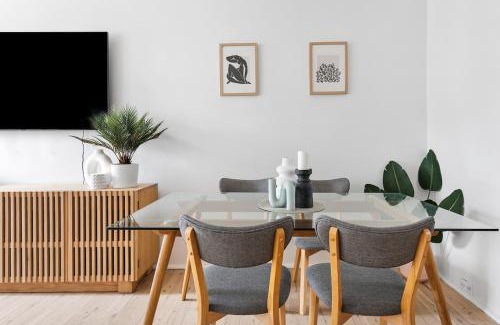 Freshwater Apartment | Coastal Corner - Contemporary Chic by the Beach