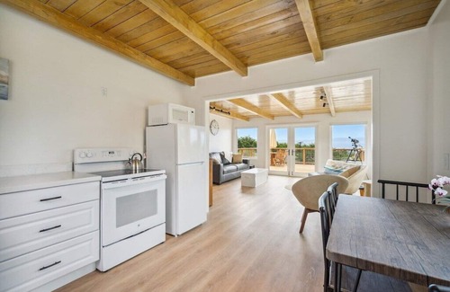 Timber Cove House | Coastal Cottage Jenner with Stunning Views! Pet-Friendly, Remote and Private