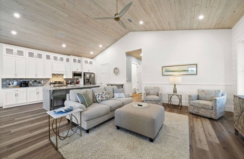 Orange Beach House | Coastal Dream | Balcony