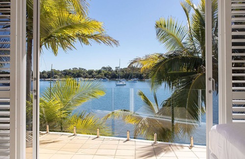 Noosa Heads House | Coastal Elegance: Private Pool & Jetty