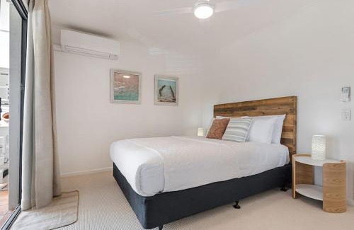 Marcoola Apartment | COASTAL ESCAPE - views rooftop terrace & jaccuzi