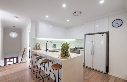 Aroona House | Coastal Family Escape Caloundra