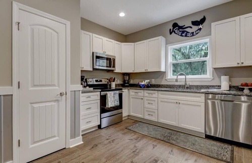 St. Marys House | Coastal Getaway – 2BR, Near Boat Ramp & Ferry