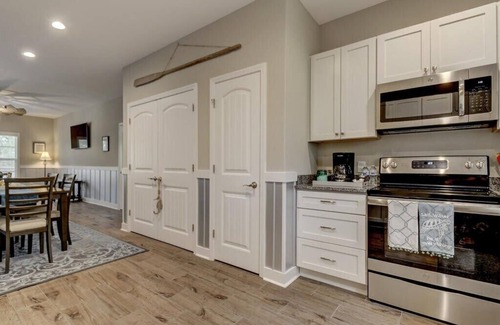 St. Marys House | Coastal Getaway – 2BR, Near Boat Ramp & Ferry