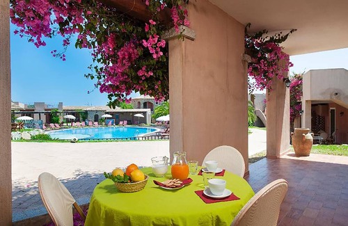 Campulongu Apartment | Coastal Hideaway with Pool