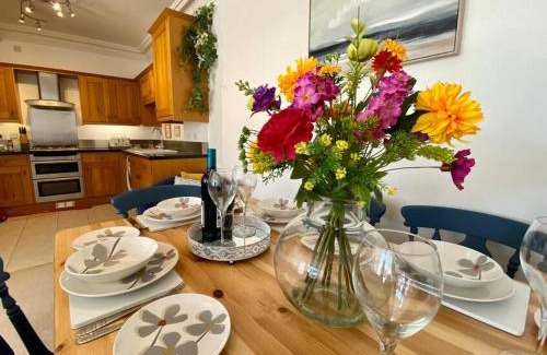 Felixstowe House | Coastal Mews House close to Beach