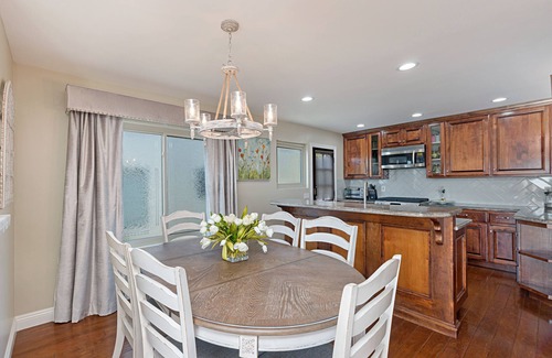 Capistrano Beach House | Coastal Modern Beach Cottage-2 Bed/2 Bath, A/C, Vegetable Garden, Walk2Beach