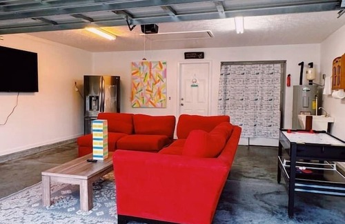 Socastee House | Coastal Oasis: Games, Pool, BBQ & beach