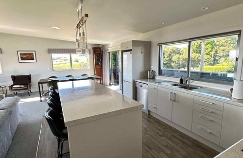 Raglan House | Coastal Paradise 4 bedroom Home with plenty of space for the boat