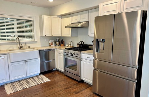 Covenant House | Coastal Ranch Home: 1.5 Private Acres just Mins to Beach