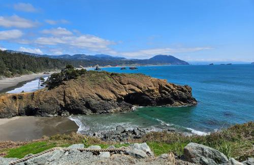 Port Orford Apartment | Coastal Tranquility Retreat