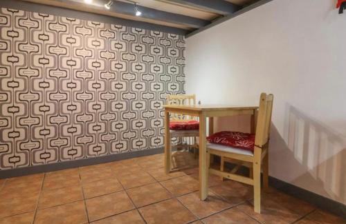 Ffynnongroyw House | Coastal Village Cottage