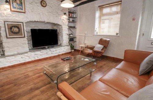 Ffynnongroyw House | Coastal Village Cottage