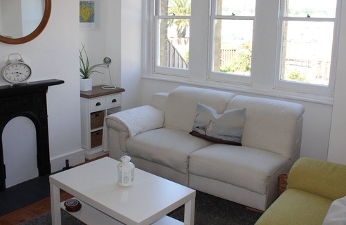 East Cowes House | Coastguard Cottage - A Period Cottage