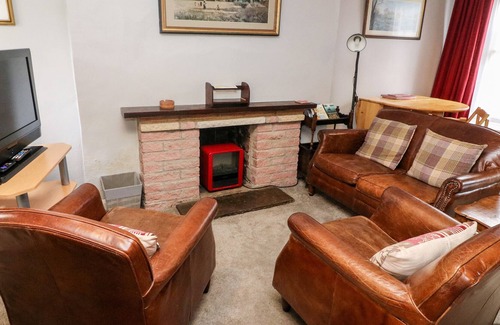 Dent Cottage | COBBLE COTTAGE, pet friendly, character holiday cottage in Dent