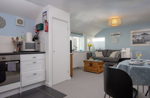 Mousehole Apartment | Cobbles Loft in Mousehole Minutes from Harbour