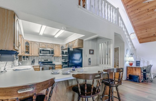 Ruidoso House | Cobblestone Cottage: adventure, serenity, and comfort all in one!