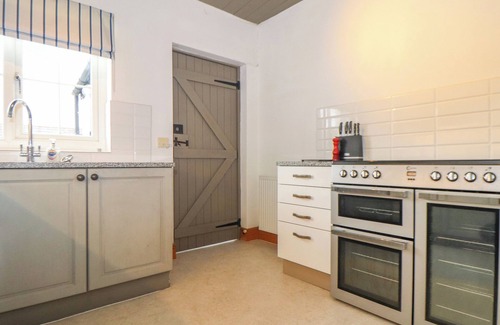 Kilkhampton Cottage | COBBLESTONE COTTAGE, family friendly, with a garden in Bude