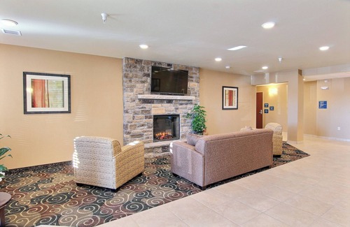 Beulah Hotel | Cobblestone Hotel & Suites - Beulah