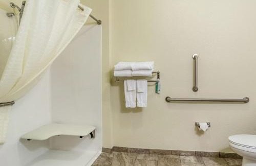 Brillion Hotel | Cobblestone Inn & Suites - Brillion