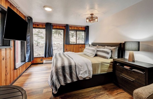 Idaho Springs Condo | Cobblestone: Relax and Play Creekside Studio Condo
