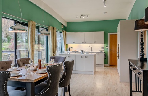Richmond Cottage | Coco - a lodge that sleeps 6 guests in 3 bedrooms