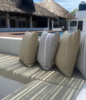El Paredon Bed & Breakfast | Coco Beach