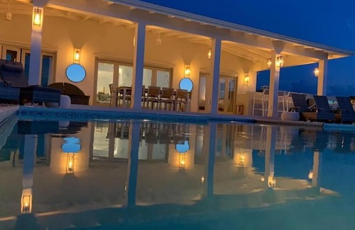 Jolly Harbour Villa | Coco Palms Idyllic 4 Bedroom Villa with Pool & Dock