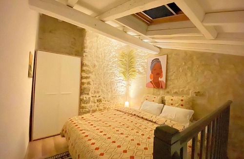 Nimes City Centre Apartment | ๐ Cocoon in the Historic heart /2 steps from the arenas ๐